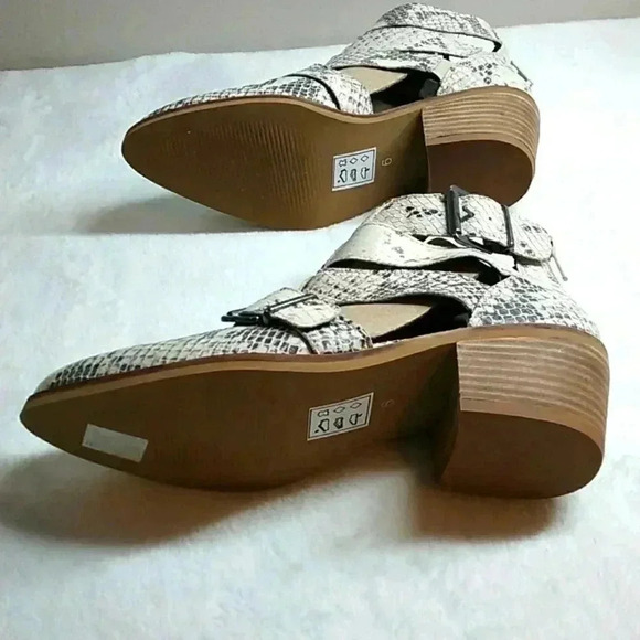 crevo cream leather snake cage ankle booties - Picture 6 of 8